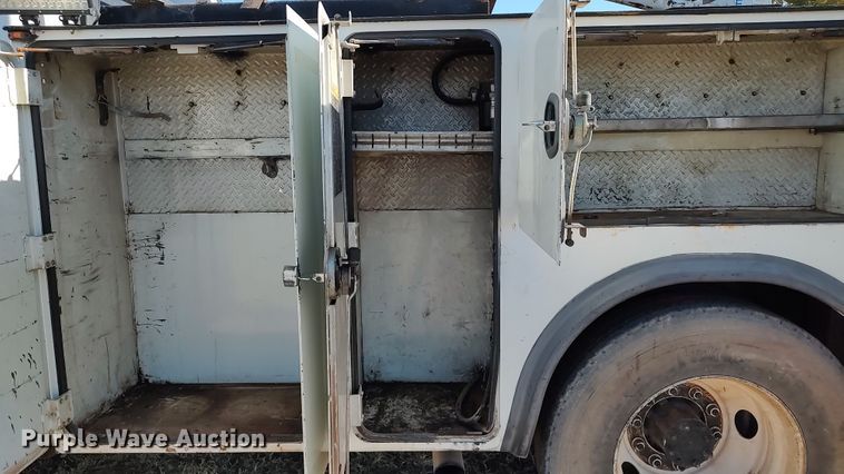 image for item LK9961 2007 International 4200  utility / service truck