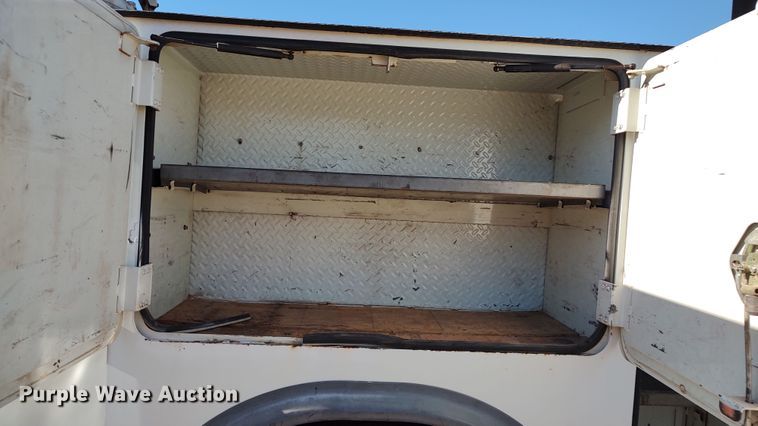 image for item LK9961 2007 International 4200  utility / service truck