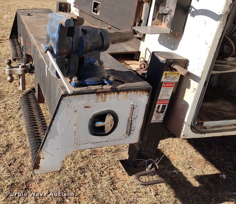 image for item LK9961 2007 International 4200  utility / service truck