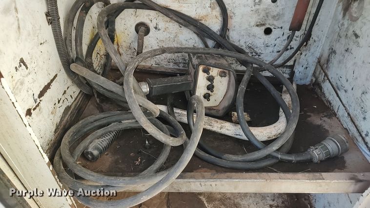 image for item LK9961 2007 International 4200  utility / service truck