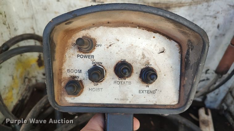 image for item LK9961 2007 International 4200  utility / service truck