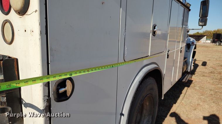 image for item LK9961 2007 International 4200  utility / service truck