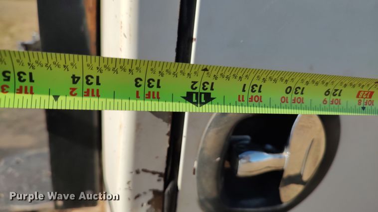 image for item LK9961 2007 International 4200  utility / service truck