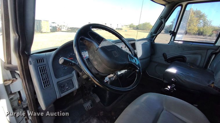 image for item LK9961 2007 International 4200  utility / service truck