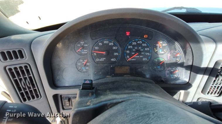 image for item LK9961 2007 International 4200  utility / service truck