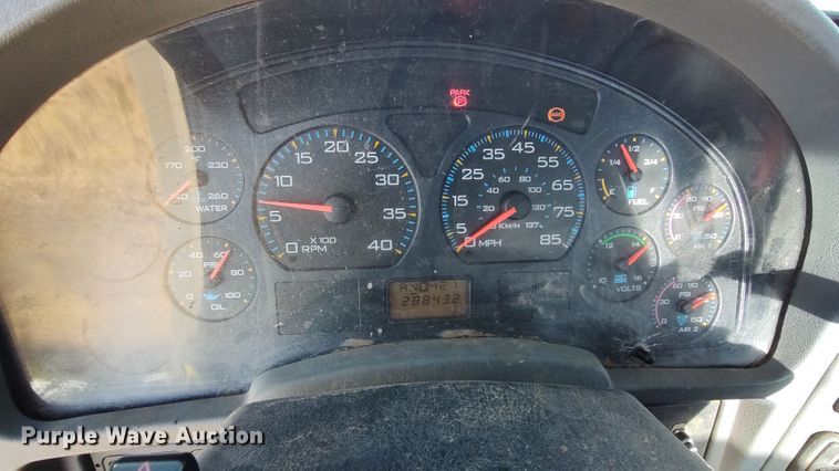 image for item LK9961 2007 International 4200  utility / service truck