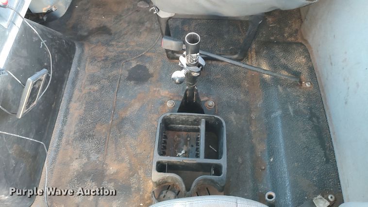 image for item LK9961 2007 International 4200  utility / service truck