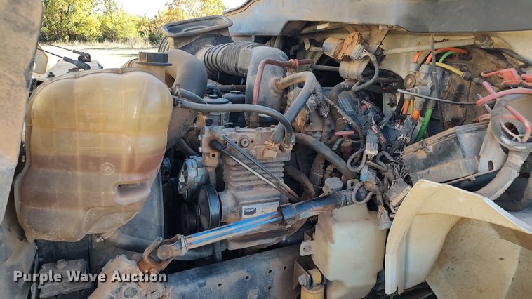 image for item LK9961 2007 International 4200  utility / service truck