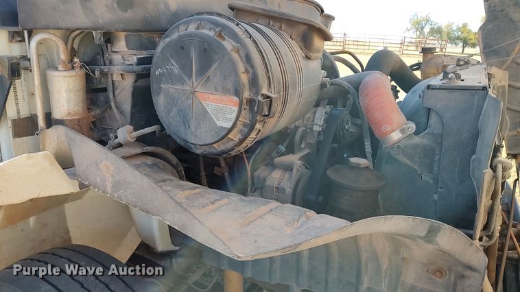 image for item LK9961 2007 International 4200  utility / service truck