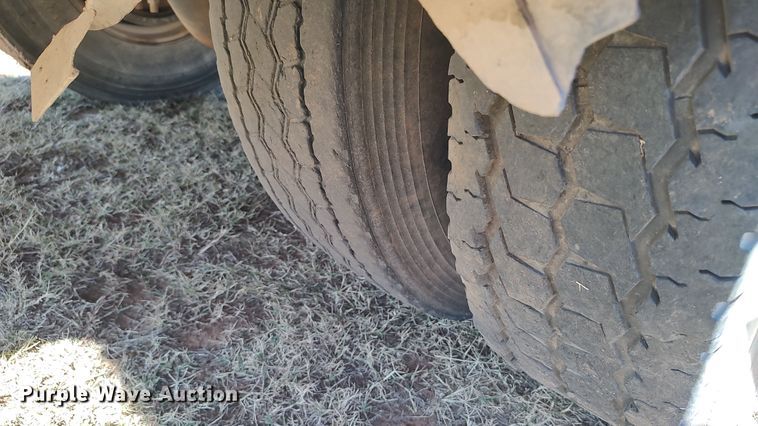 image for item LK9961 2007 International 4200  utility / service truck