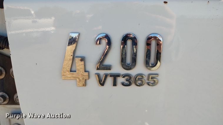 image for item LK9961 2007 International 4200  utility / service truck