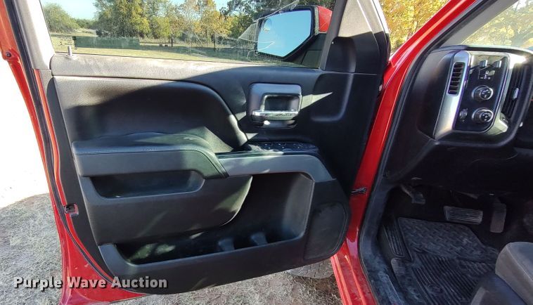 image for item LK9964 2016 Chevrolet Silverado 1500  Crew Cab pickup truck