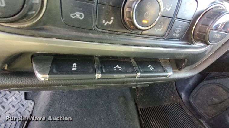 image for item LK9964 2016 Chevrolet Silverado 1500  Crew Cab pickup truck