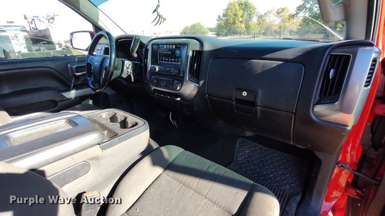 image for item LK9964 2016 Chevrolet Silverado 1500  Crew Cab pickup truck