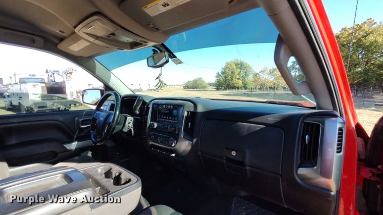 image for item LK9964 2016 Chevrolet Silverado 1500  Crew Cab pickup truck