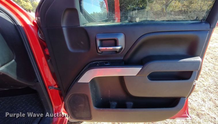 image for item LK9964 2016 Chevrolet Silverado 1500  Crew Cab pickup truck