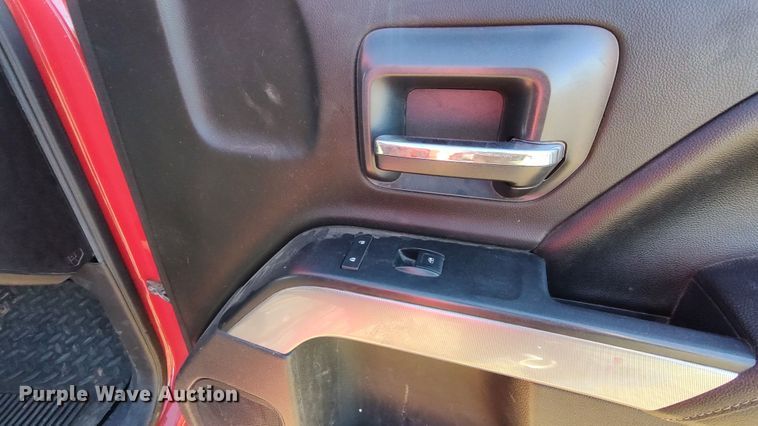 image for item LK9964 2016 Chevrolet Silverado 1500  Crew Cab pickup truck