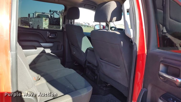 image for item LK9964 2016 Chevrolet Silverado 1500  Crew Cab pickup truck