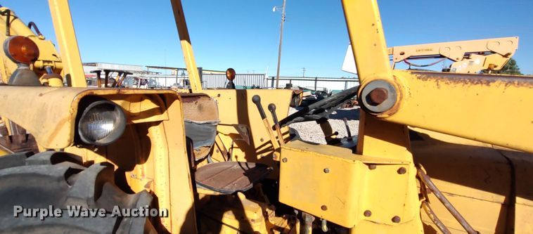 image for item LL9017 Ford 535  backhoe