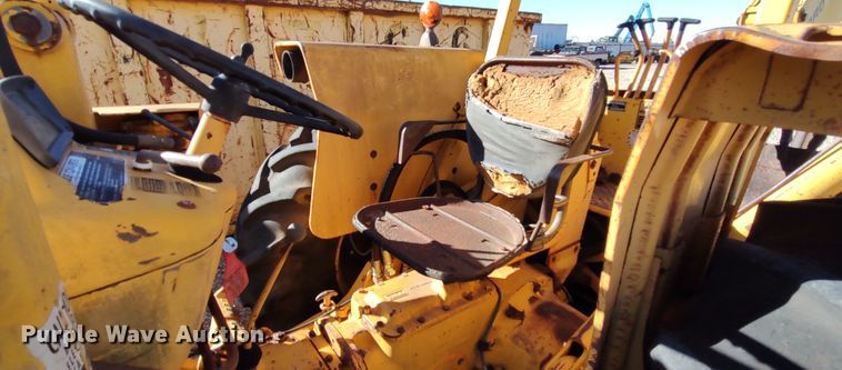 image for item LL9017 Ford 535  backhoe