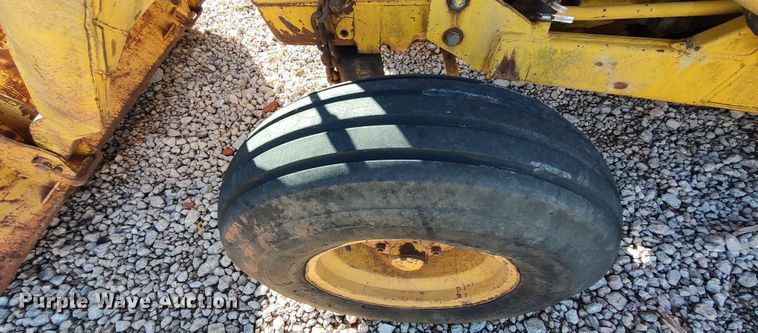 image for item LL9017 Ford 535  backhoe