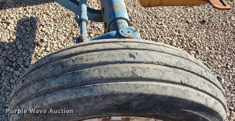 image for item LL9025 Ford 5600  tractor