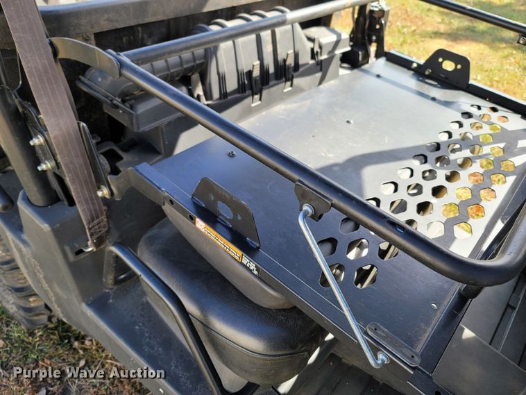 image for item LN9710 2012 John Deere Gator 550 S4 XUV  utility vehicle