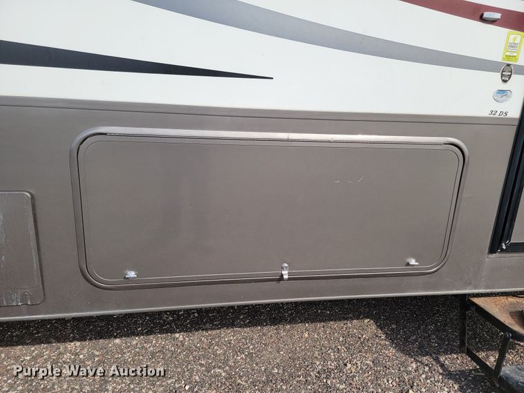 image for item LO9045 2013 Coachmen Mirada  RV