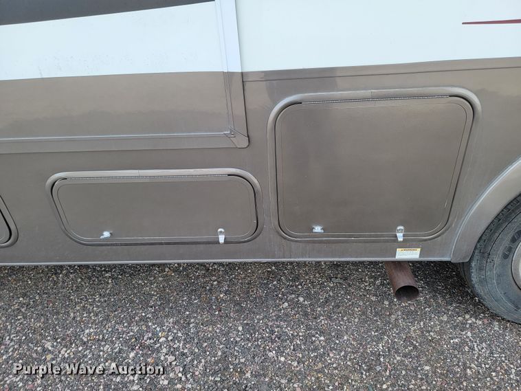 image for item LO9045 2013 Coachmen Mirada  RV