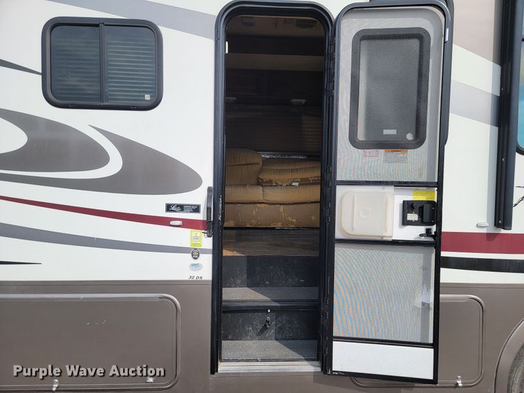image for item LO9045 2013 Coachmen Mirada  RV