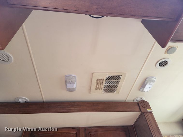 image for item LO9045 2013 Coachmen Mirada  RV