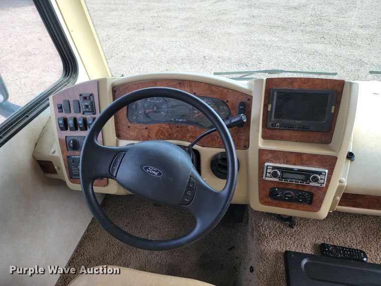 image for item LO9045 2013 Coachmen Mirada  RV