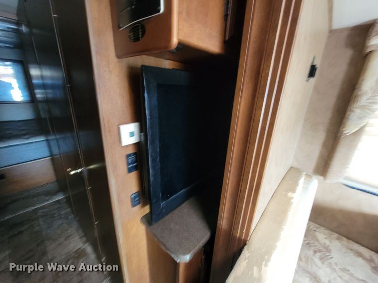 image for item LO9045 2013 Coachmen Mirada  RV