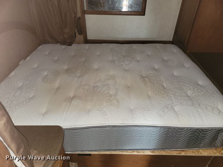 image for item LO9045 2013 Coachmen Mirada  RV