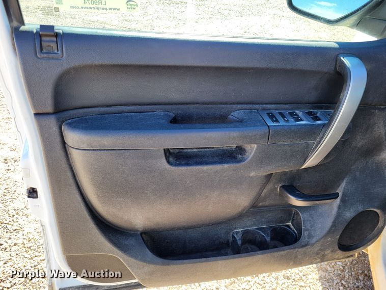 image for item LR9074 2012 Chevrolet Silverado 1500  Ext. Cab pickup truck