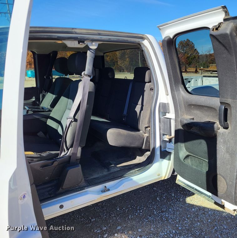 image for item LR9074 2012 Chevrolet Silverado 1500  Ext. Cab pickup truck