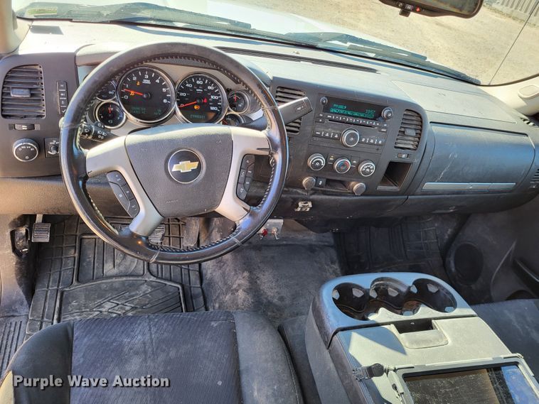 image for item LR9074 2012 Chevrolet Silverado 1500  Ext. Cab pickup truck