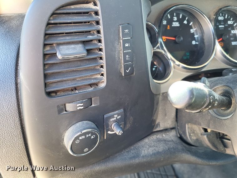 image for item LR9074 2012 Chevrolet Silverado 1500  Ext. Cab pickup truck