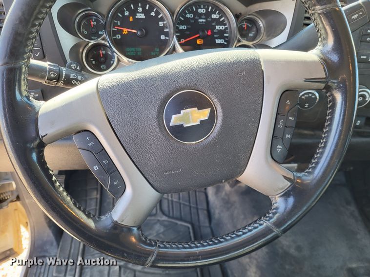 image for item LR9074 2012 Chevrolet Silverado 1500  Ext. Cab pickup truck