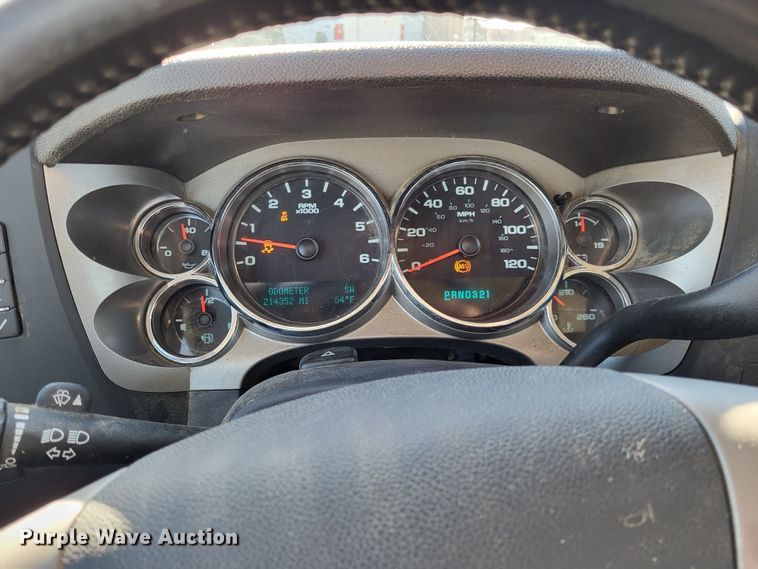 image for item LR9074 2012 Chevrolet Silverado 1500  Ext. Cab pickup truck