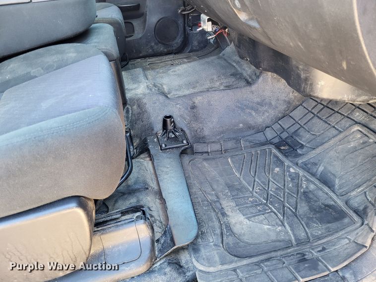 image for item LR9074 2012 Chevrolet Silverado 1500  Ext. Cab pickup truck