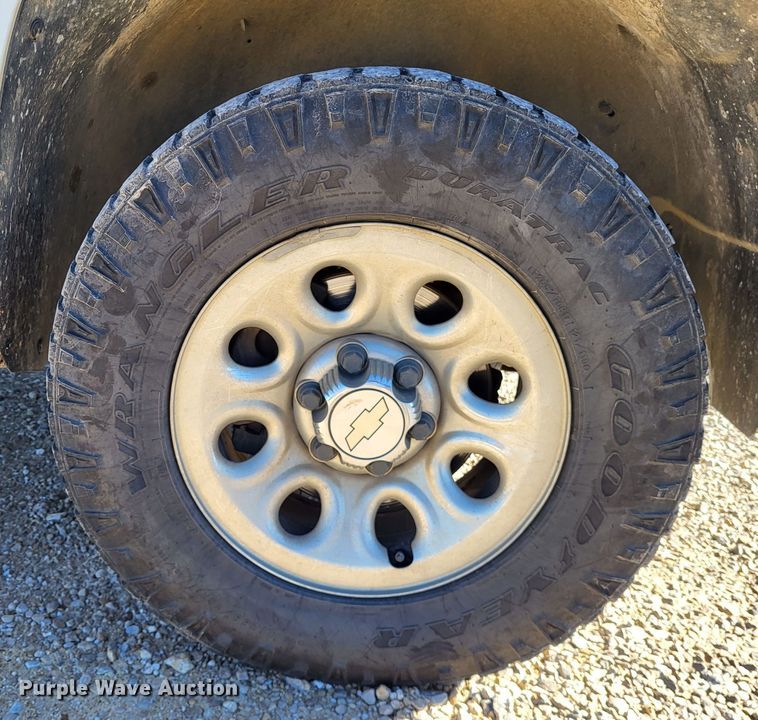 image for item LR9074 2012 Chevrolet Silverado 1500  Ext. Cab pickup truck