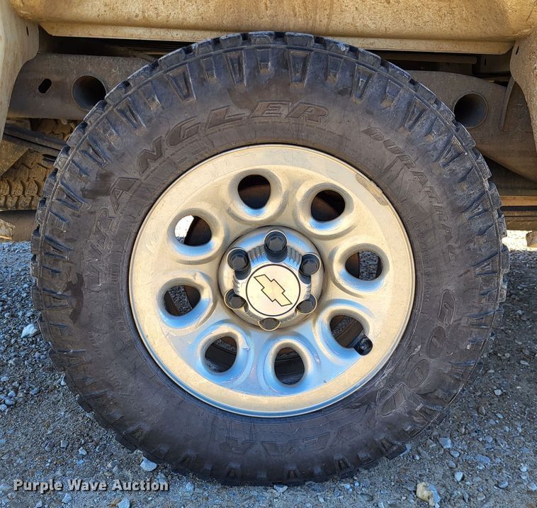 image for item LR9074 2012 Chevrolet Silverado 1500  Ext. Cab pickup truck