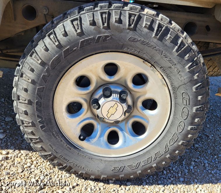 image for item LR9074 2012 Chevrolet Silverado 1500  Ext. Cab pickup truck