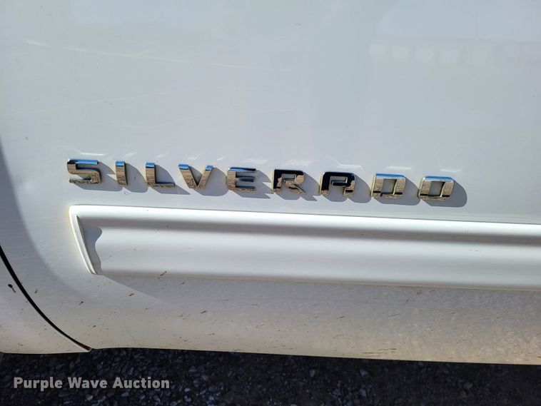 image for item LR9074 2012 Chevrolet Silverado 1500  Ext. Cab pickup truck