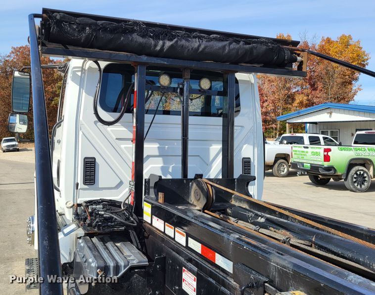 image for item LR9076 2014 International DuraStar 4300  roll-off container truck