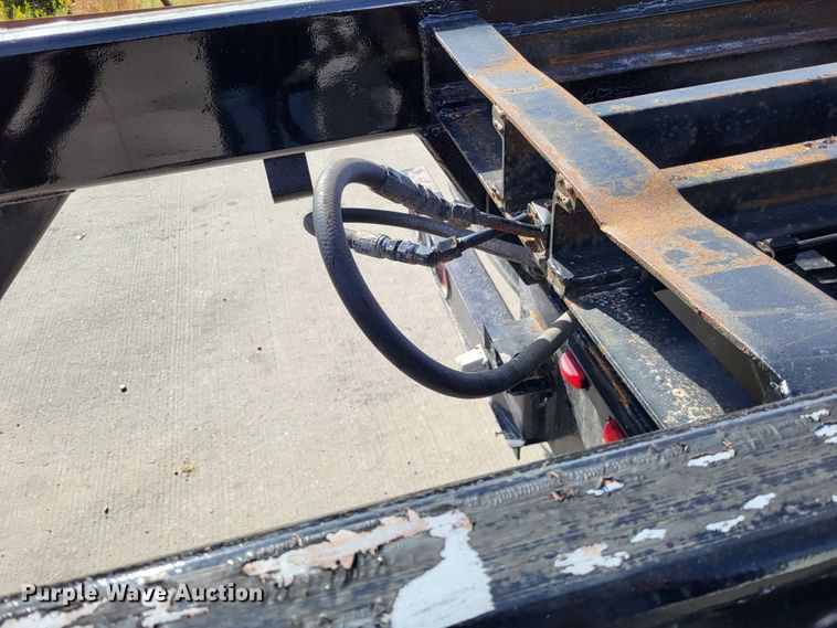 image for item LR9076 2014 International DuraStar 4300  roll-off container truck