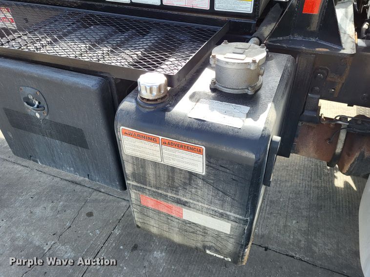 image for item LR9076 2014 International DuraStar 4300  roll-off container truck