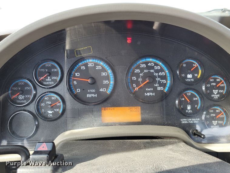 image for item LR9076 2014 International DuraStar 4300  roll-off container truck