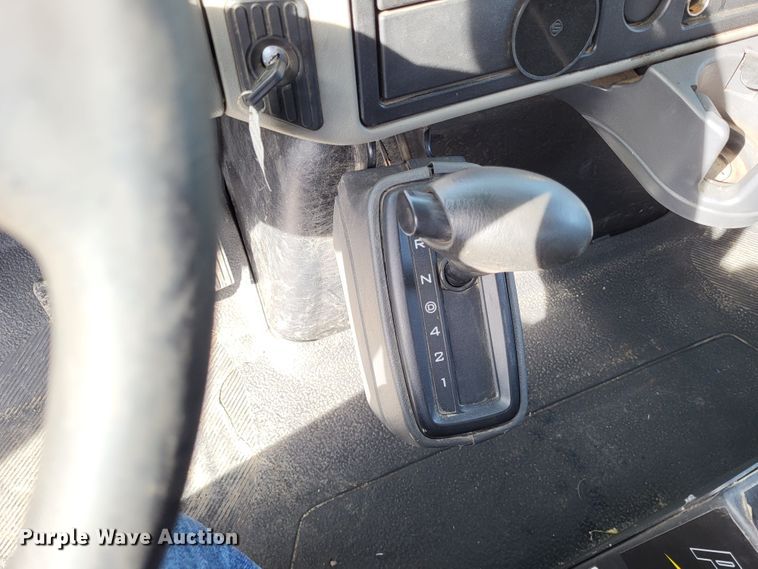 image for item LR9076 2014 International DuraStar 4300  roll-off container truck